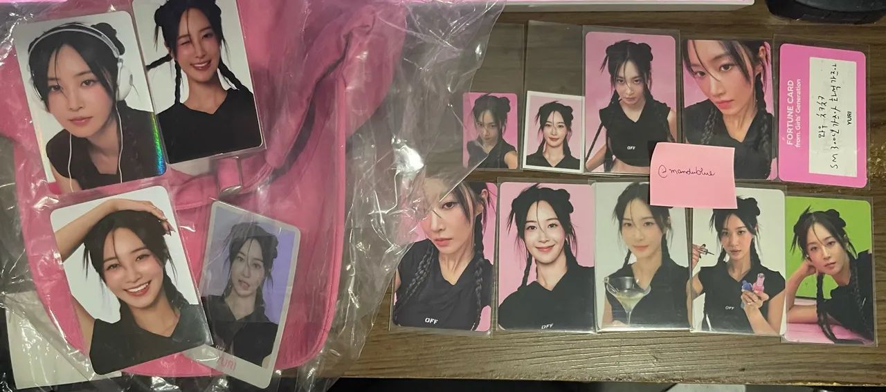 set smtown yuri - boné + cards