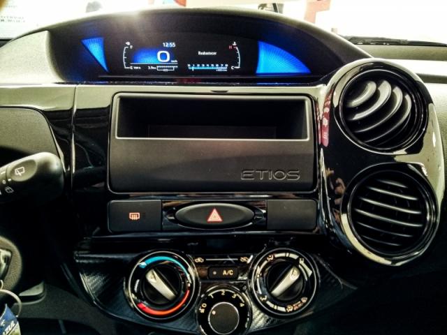 TOYOTA ETIOS 1.5 X SEDAN 16V FLEX 4P 2019 - Foto 9