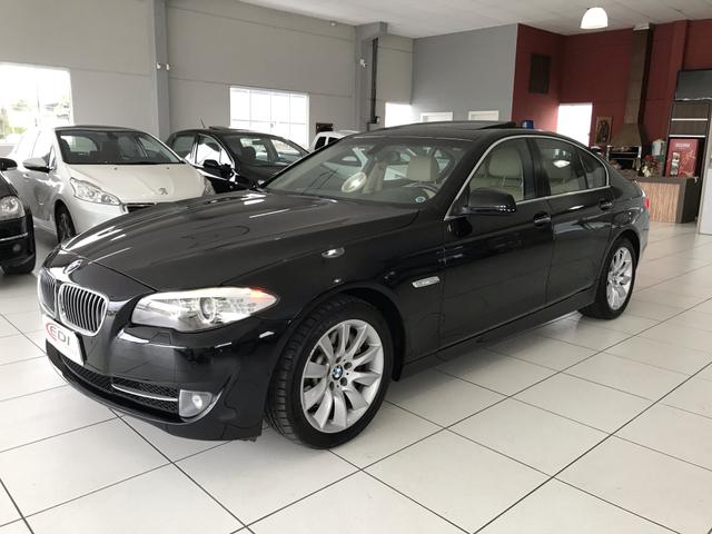 BMW 535i 3.0 Bi-Turbo 2011 Top de Linha