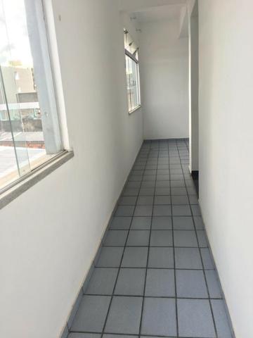 Apartamento em ótima localização com garagem - Foto 5