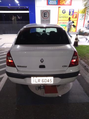 Clio sedã - Foto 2
