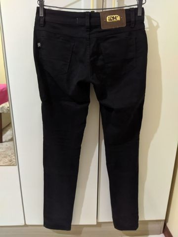 Calça jeans preta tam 36 - Foto 2