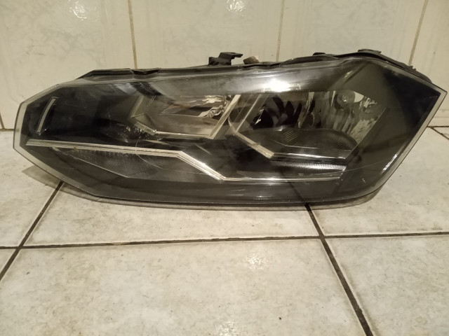 Farol esquerdo Volkswagen polo 2018