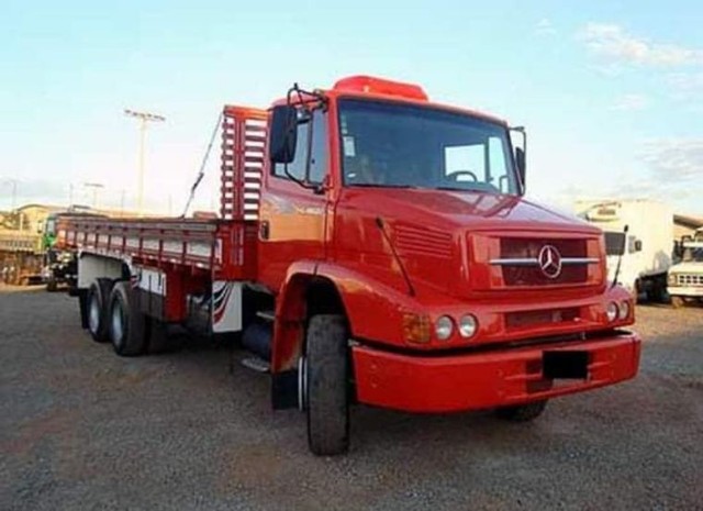 CAMINHÃO EM ÓTIMO ESTADO À VENDA! MERCEDES BENZ 1620 2010