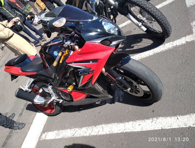 SRED PERSONALIZADA POR QUESTÃO DE GOSTO MESMO MOTO ÚNICA!