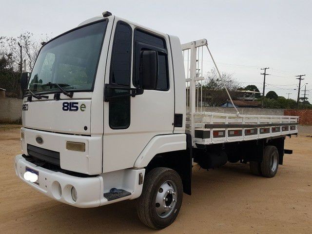 CARGO 815-E FORD ANO 2012