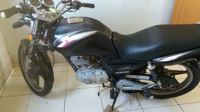 MOTO SUZUKI YES 125 SINLIDRADA EM SANTAREM PAR