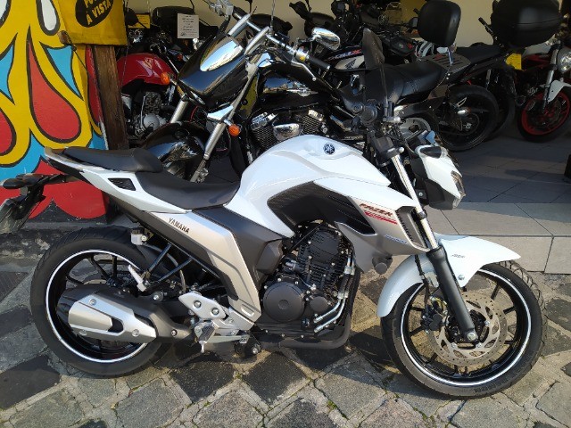 YAMAHA FZ25 FAZER ABS IMPECAVEL CONSULTE CONDICOES DE PAGAMENTO
