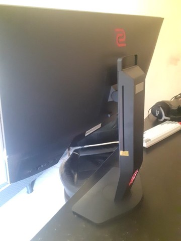 gaming monitor 240 hertz