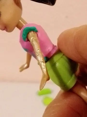 Boneca Polly pocket original com avaria no braço foi restaurada  - Foto 3