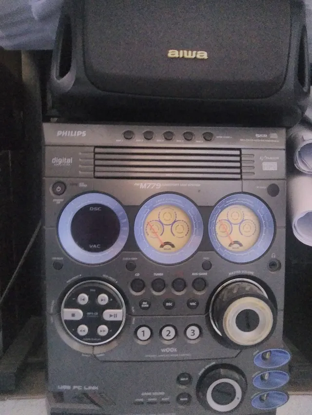 VENDO SOM PHILIPS M779GAME PORT