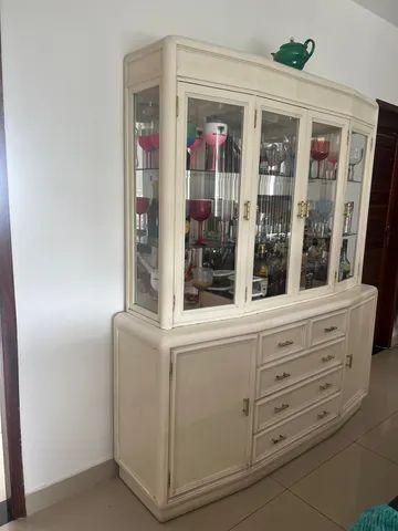 Cristaleira madeira