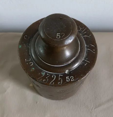 Antigo peso de bronze 12 x 8 cm - 5 kg