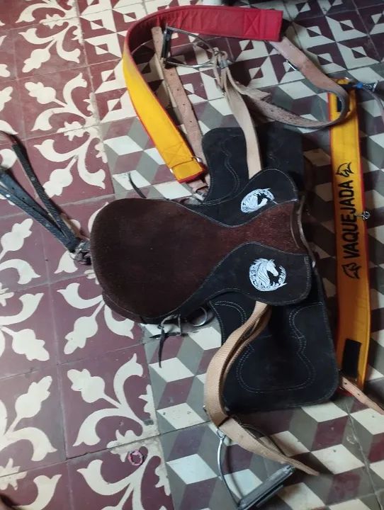 Vendo uma Cela pra cavalo  - Foto 2