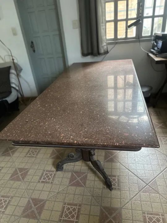Mesa de Jantar Antiga de Madeira Maciçam - Foto 2