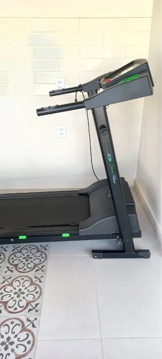 Esteira Elétrica Semi-Nova - Ótima para Treinar em Casa - Foto 3