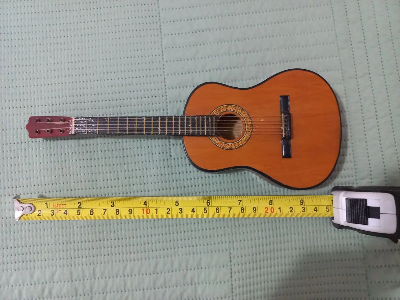 Miniatura Vintage de Violão - Foto 2