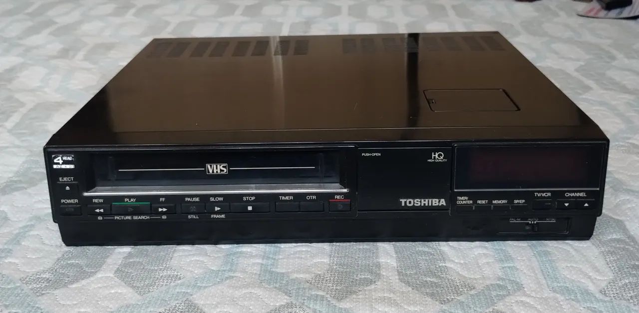 VIDEO CASSETE TOSHIBA COM 4 CABECAS  
