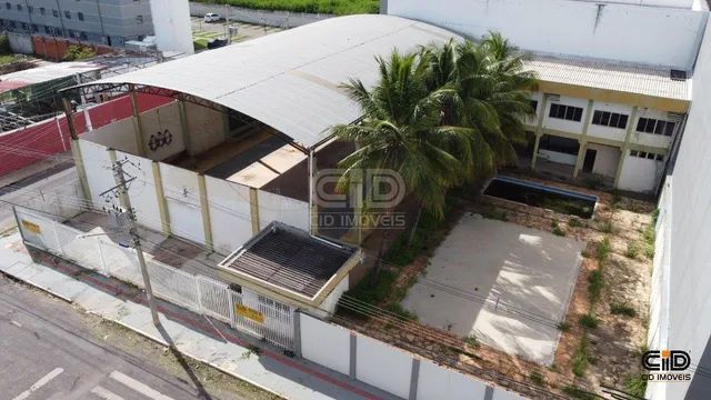 Imóvel com mais de 900 m² construídos, próximo a Av. Miguel Sutil - Foto 3