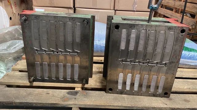 Molde de injeção plastica pente 