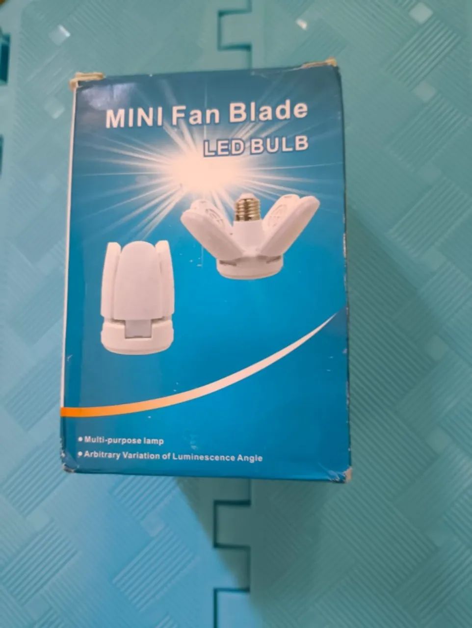Lâmpada Led Bulbo 4 Pétalas Grande 60w Folhas Dobrável Ajustável Bivolt 6500k 