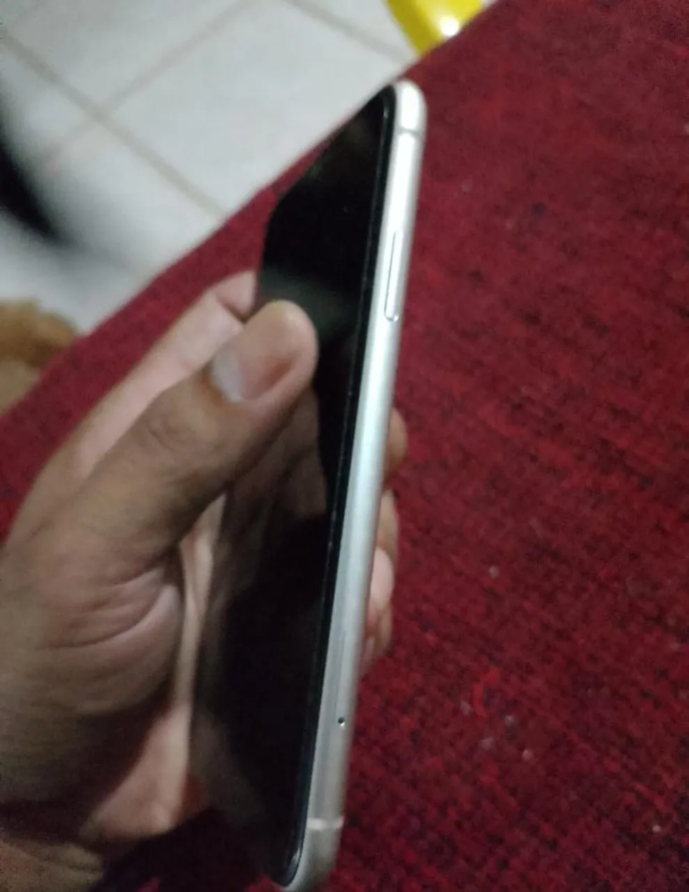 1800<br>iPhone 11<br>128 GB<br>iCloud limpo<br>Bateria 74 %