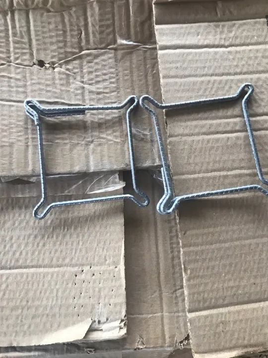 30 caixas de estibos, estrivos quadrado de 10x10 no ferro 4.2 de encaixe cx com 10 kg