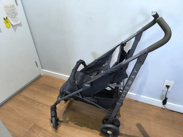 Carrinho De Bebê De Passeio Liteway 4 Basic Jet Black Chicco - Foto 4