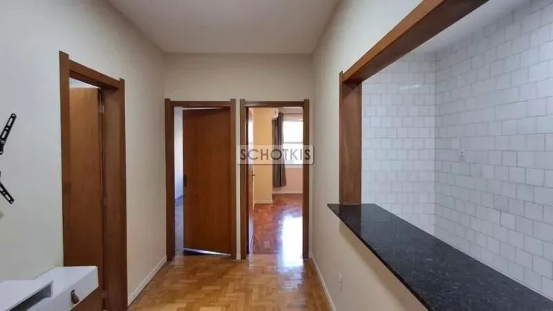 IMOBILIÁRIA SCHOTKIS VENDE APARTAMENTO 02 DORMITÓRIOS DESOCUPADO, VALOR DE OCASIÃO QUEM VÊ - Foto 2