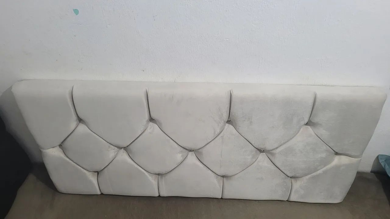Painel Cabeceira de Cama Bege com Botões - Foto 3