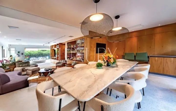 Apartamento com 217 m², 2 quartos sendo 2 suítes à venda no bairro Jardim Paulista.