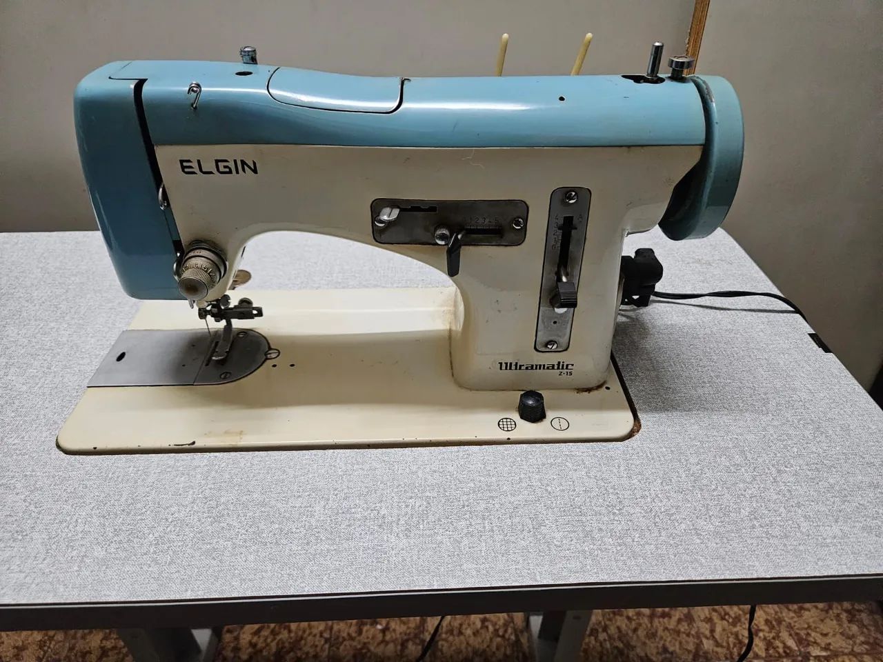 Maquina de costura Elgin Ultramatic - Foto 2