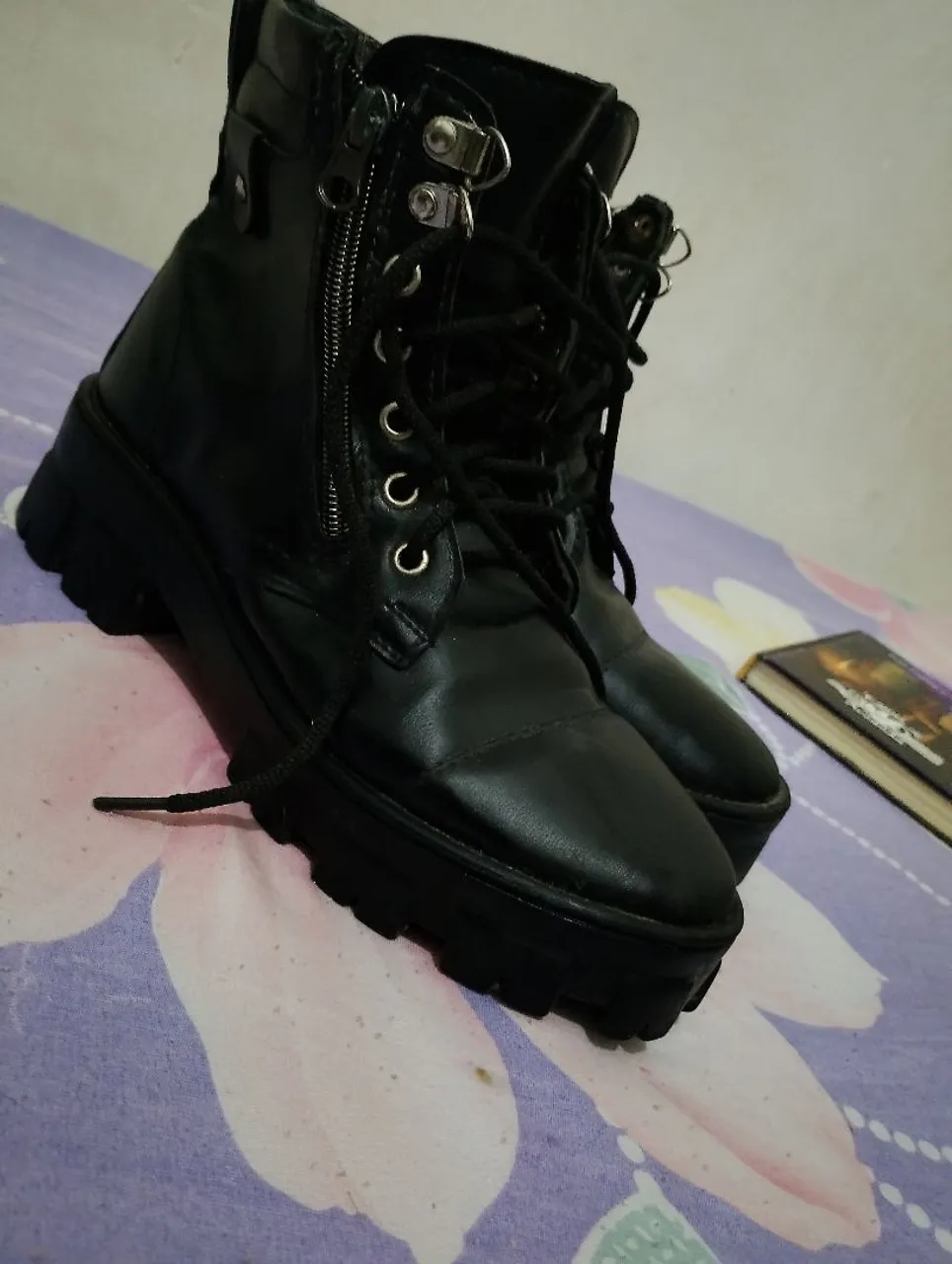 Bota contorno preta