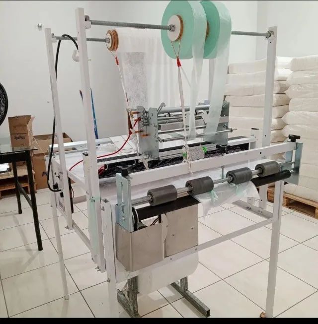 Maquina para fabricação de fralda