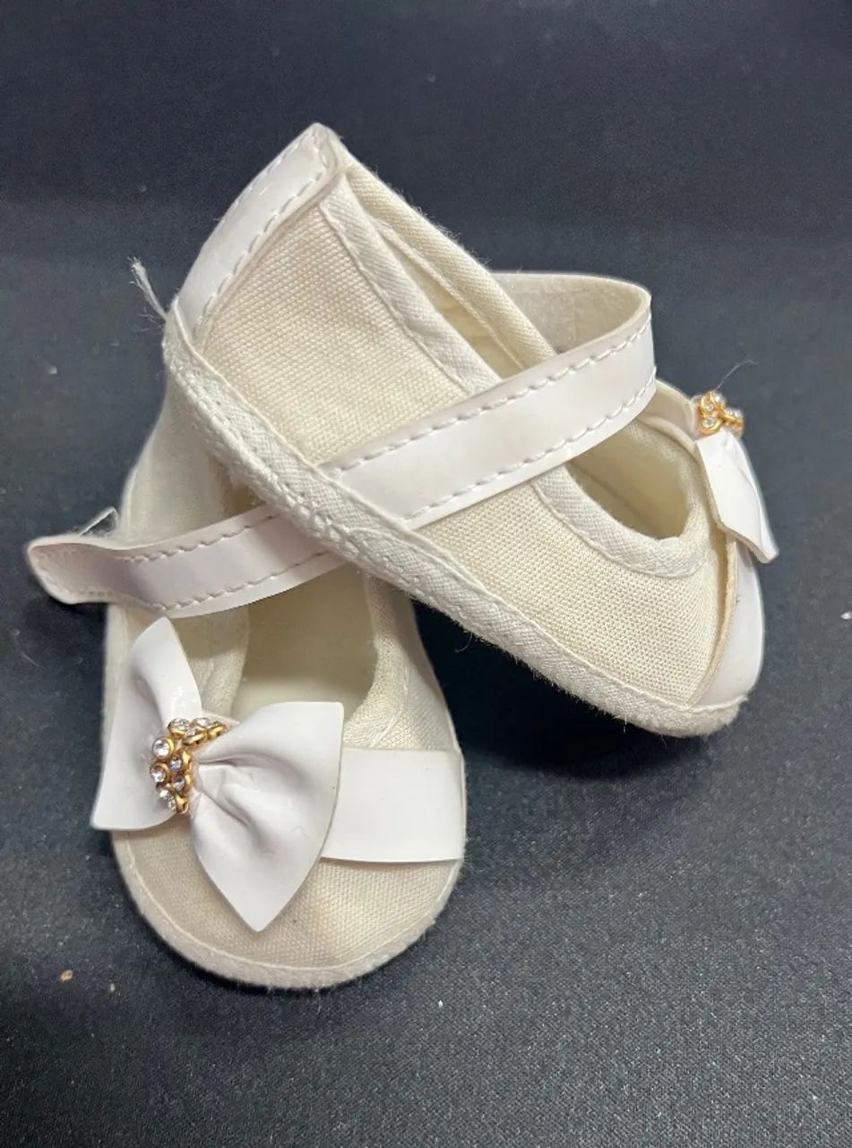 sapatilha para bebe cor branca tamanho 14