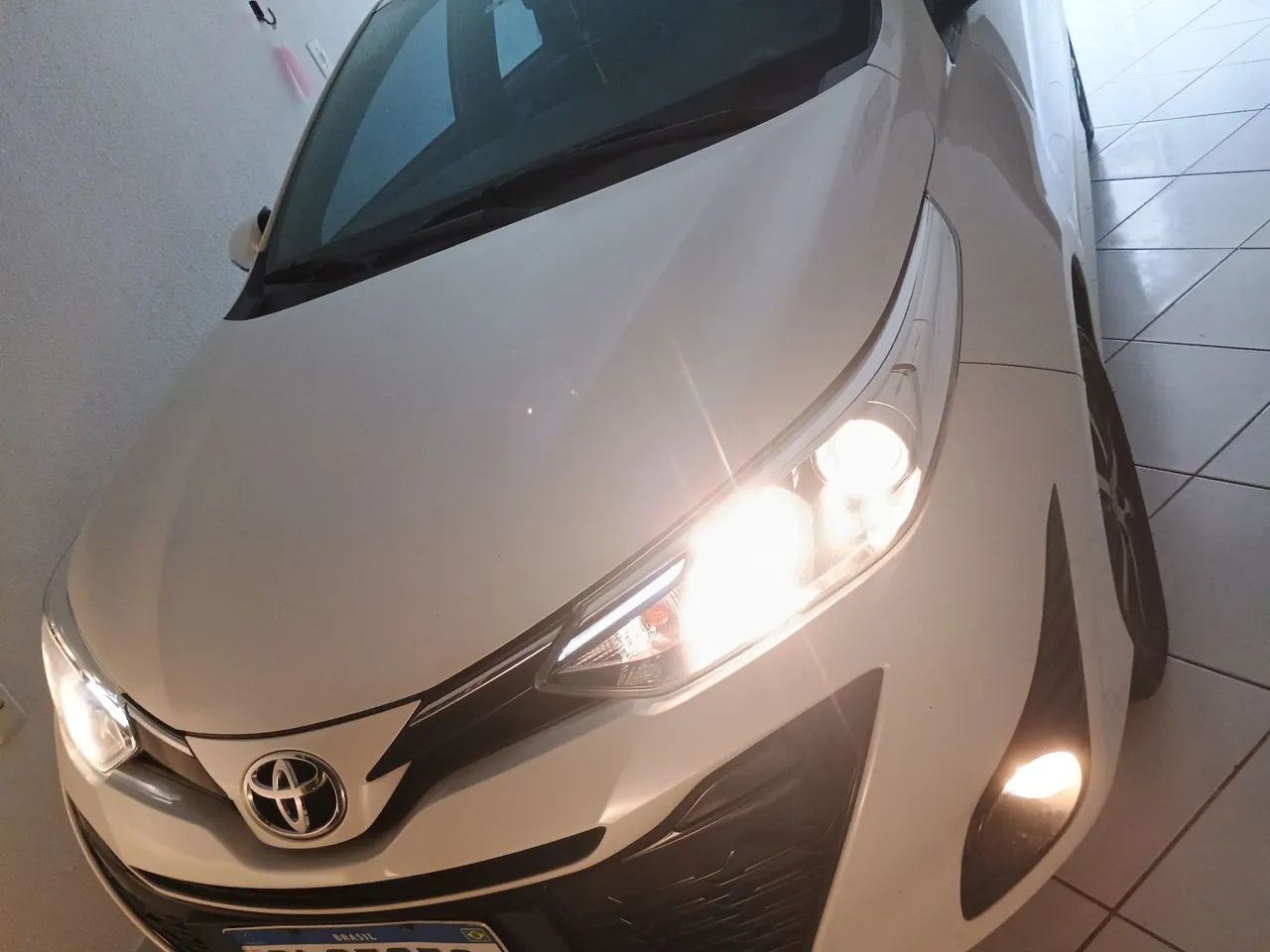 Toita XLS com teto solar ... *