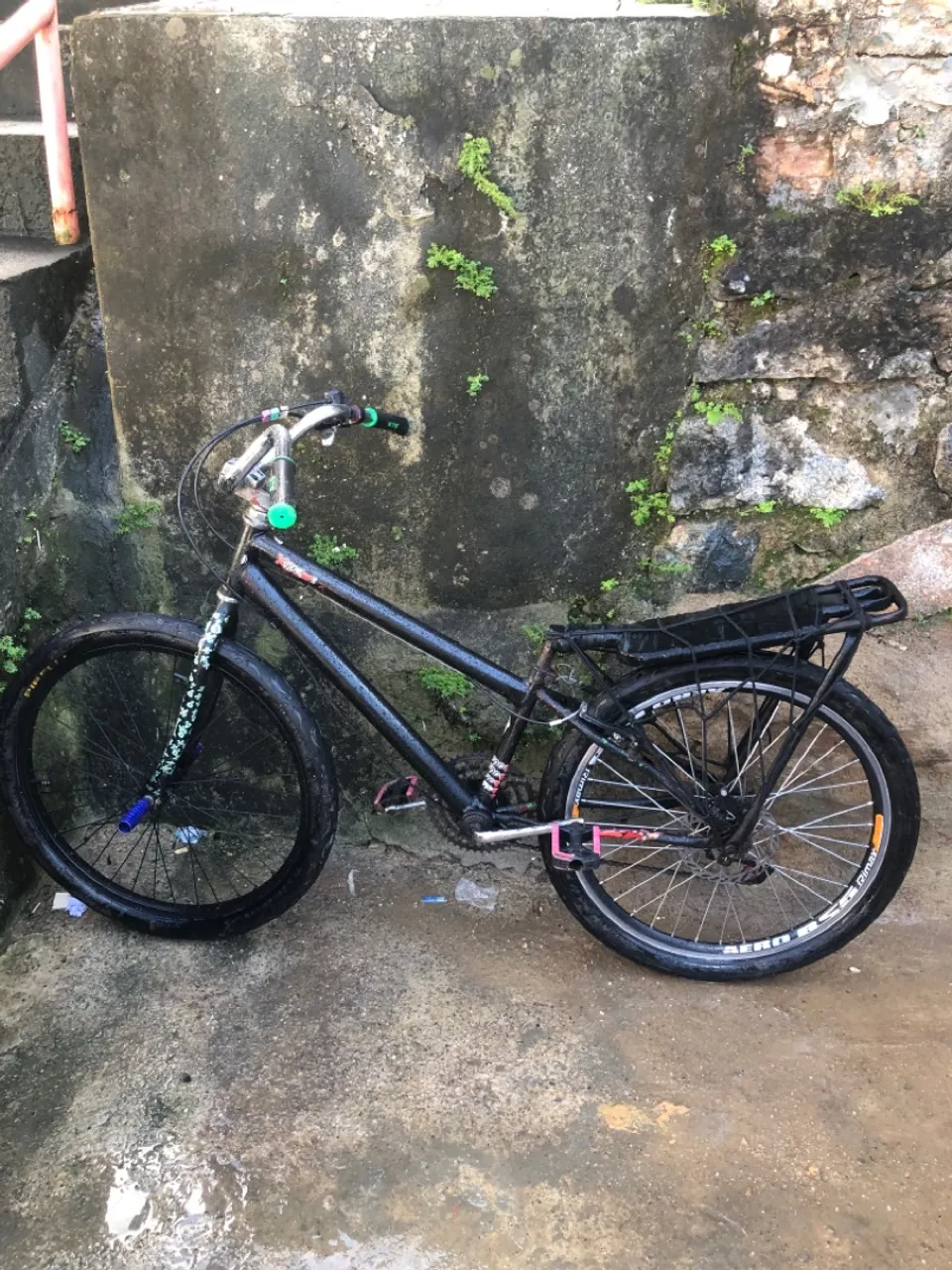 Bicicleta bike aro 24 montadinha toda boa
