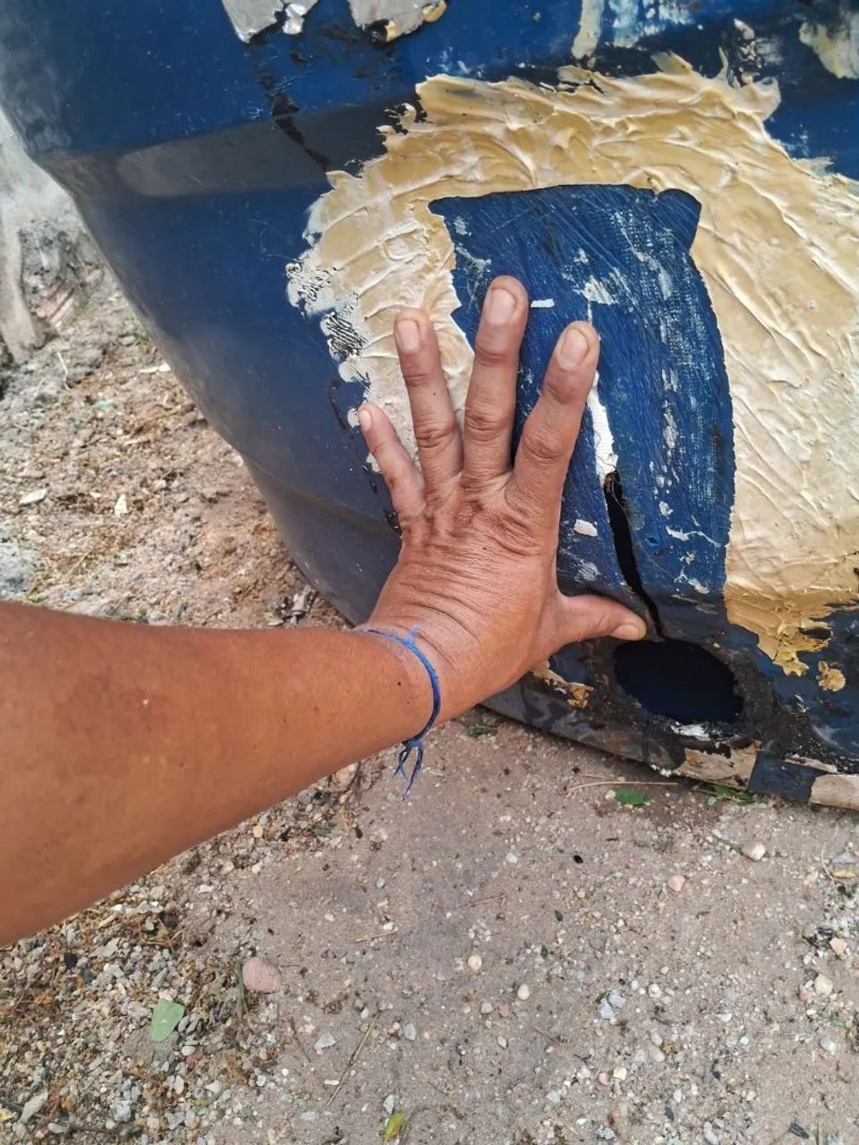 Caixa D'água Com problema 64316912786947120