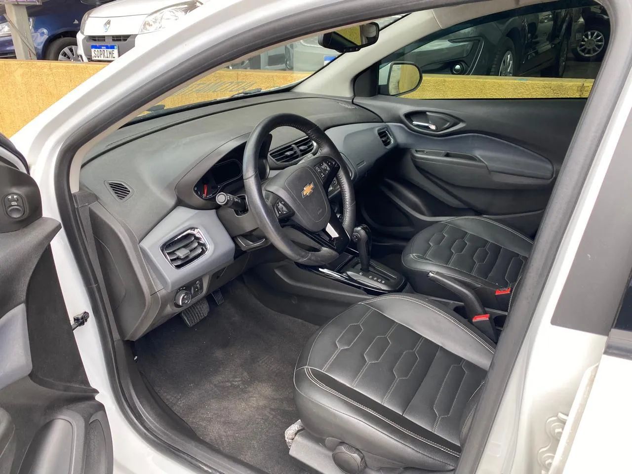 Chevrolet Onix Hatch LTZ 1.4 8V Flex Power Aut. 4P 2019 - Foto 9
