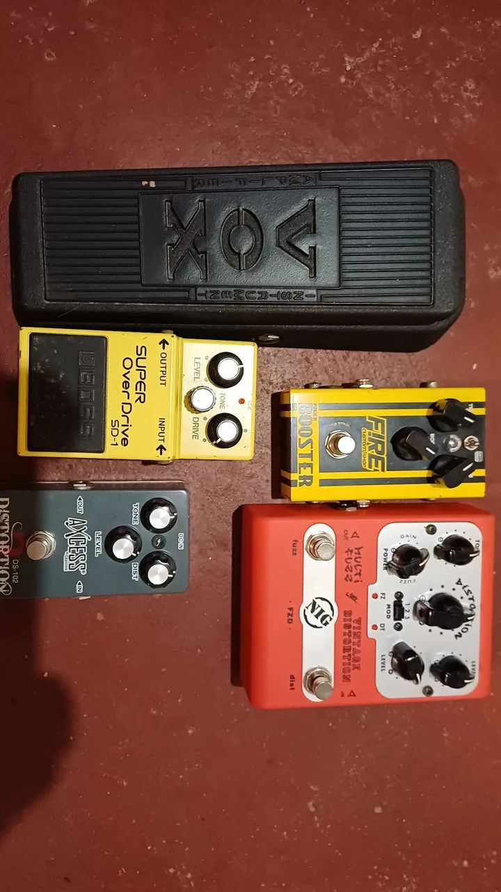 Pedais diversos.64290469797251122