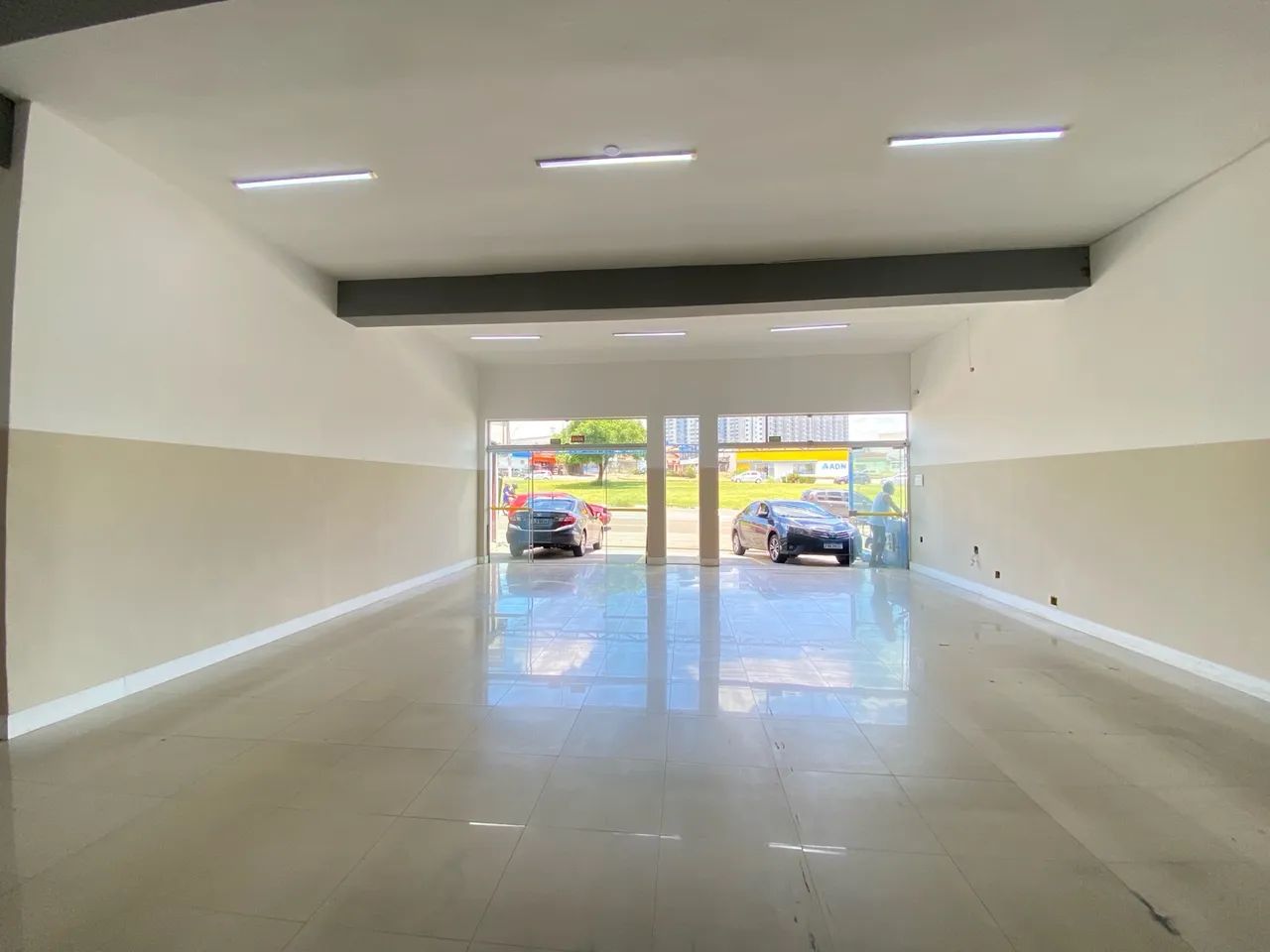 Grande Salão Comercial 200 m² - Frente Avenida da Emancipação + 4 Vagas - Hortolândia - Foto 2
