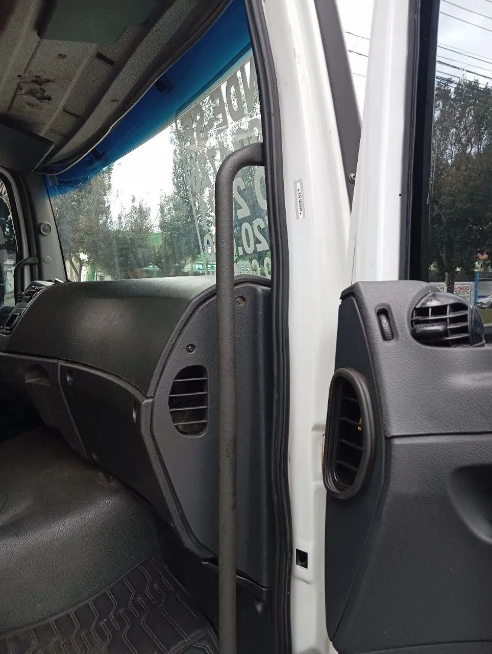 Atego 1726 6x2 ano 2021 - Foto 5