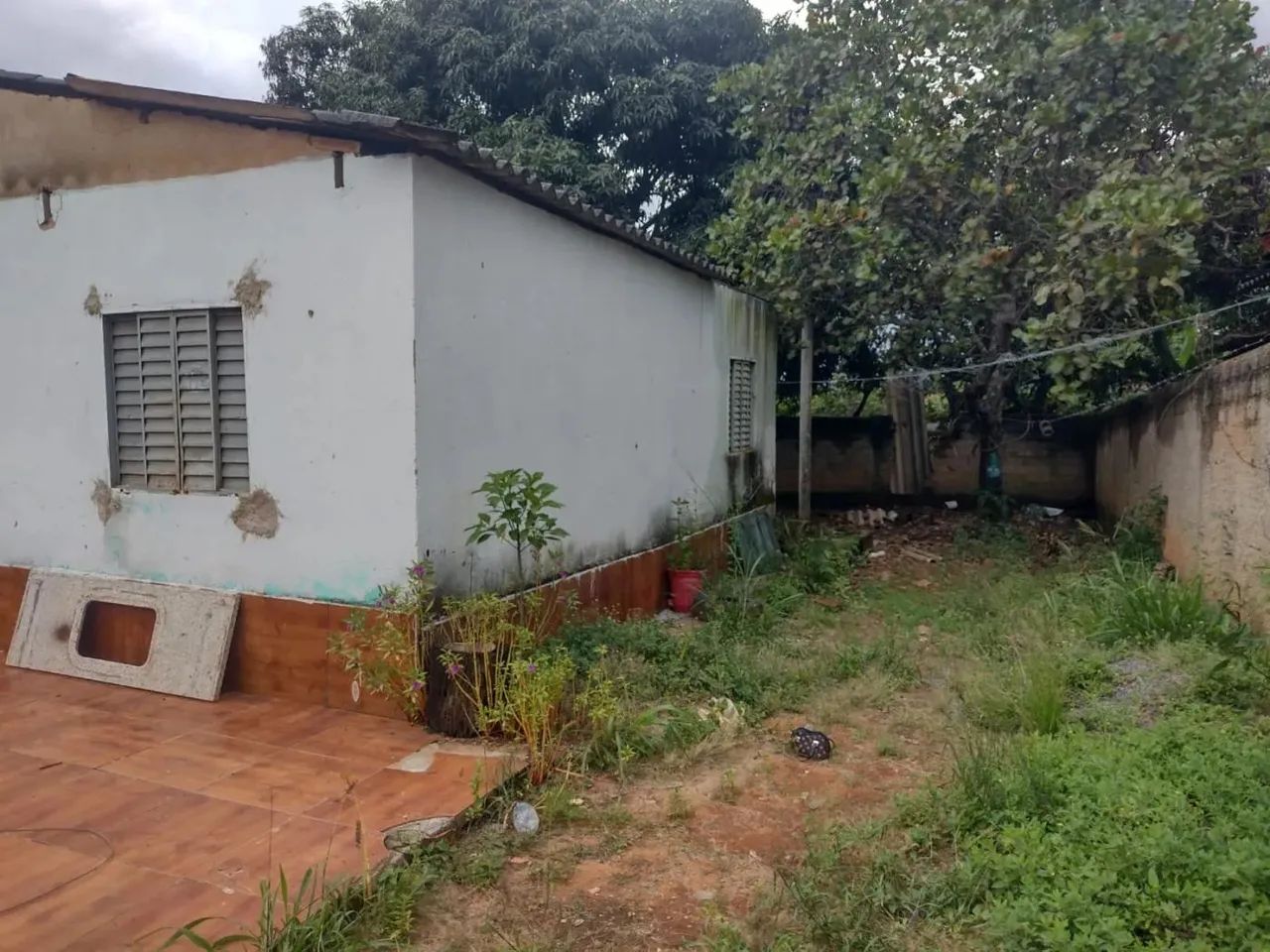 Lote com casa de 2 quartos no Jardim Riviera em Aparecida de Goiânia