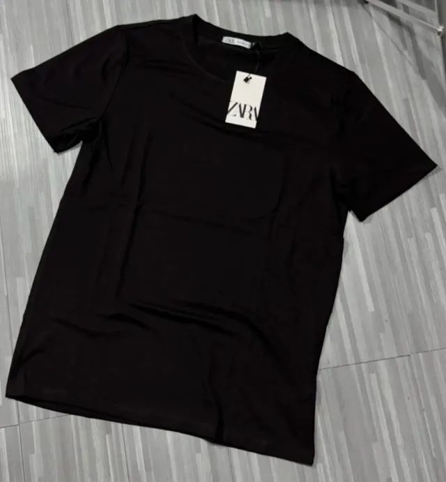 Camiseta Básica Zara