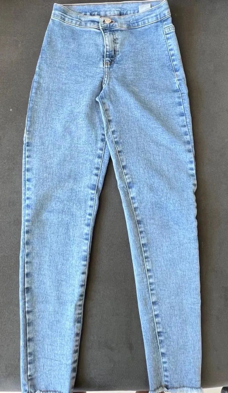 Calças jeans preta e azul - Foto 2