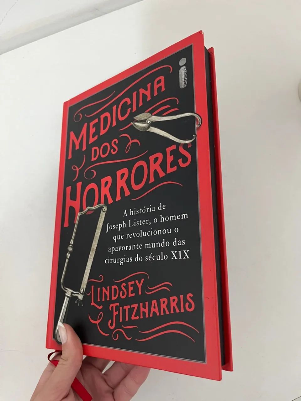 Livro Medicina dos Horrores - Lindsey Fitzharris - Foto 2