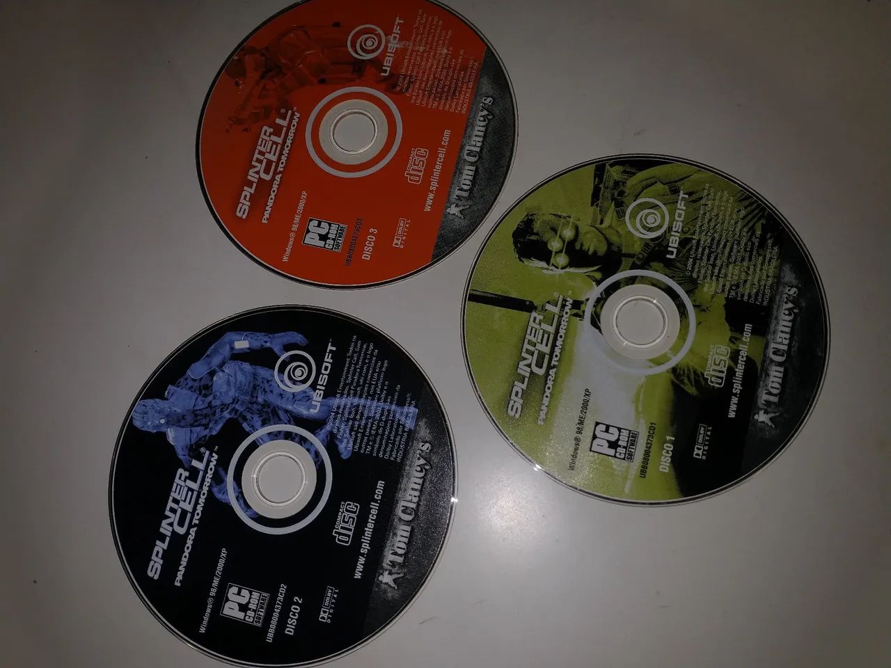 Tom Clancys Splinter Cell Pandoras Tomorrow 2004 Ubisoft jogo PC CD loose
