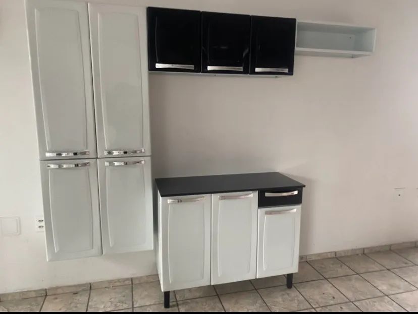 Armário de Cozinha Completo Branco e Preto