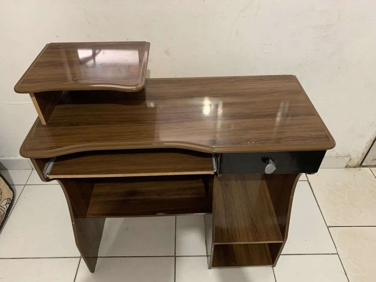 Mesa Para Escritório de Madeira  - Foto 5