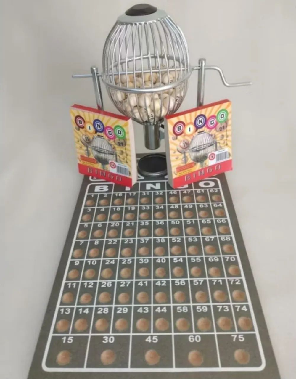 Bingo de Bolinhas globo de metal e 200 cartelas